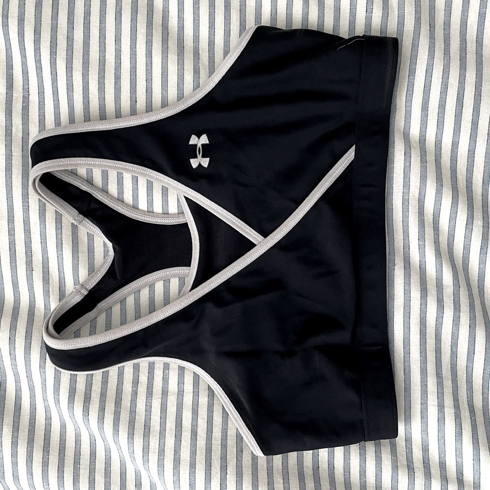 Under Armour reversible sports bra, medium🖤🤍